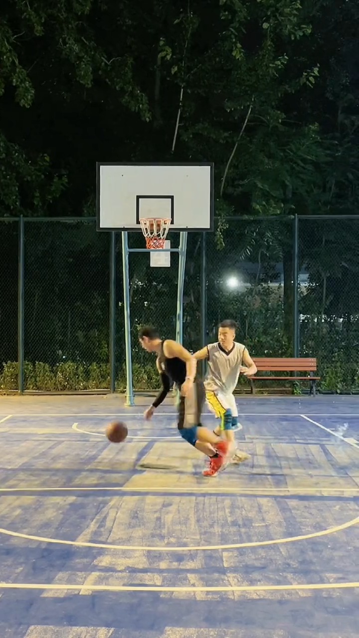 篮球德鲁大叔这招的脚步有点秀啊不一样的回马枪过人又秀又能打