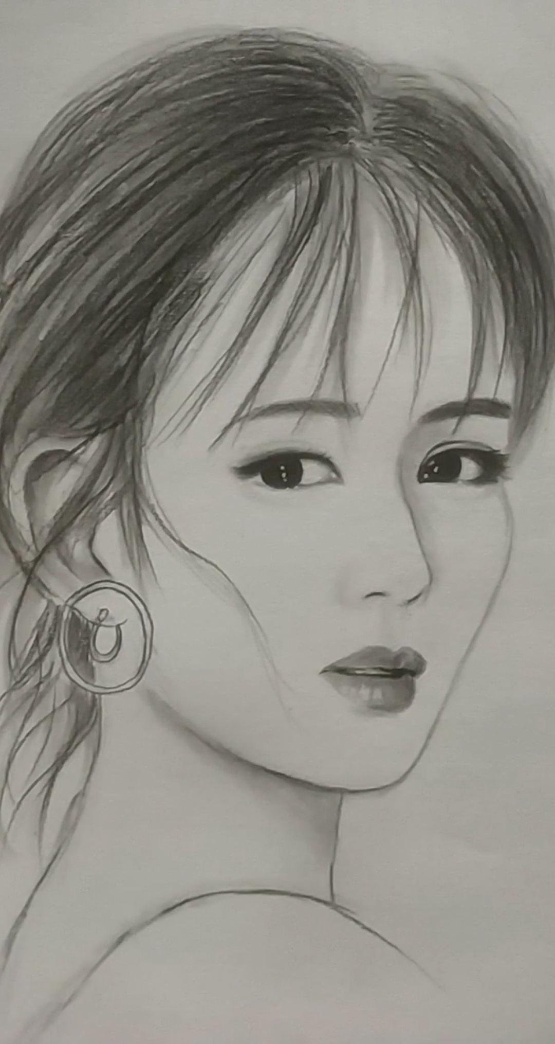 今天画了一个美女,喜欢请点亮爱心谢谢!