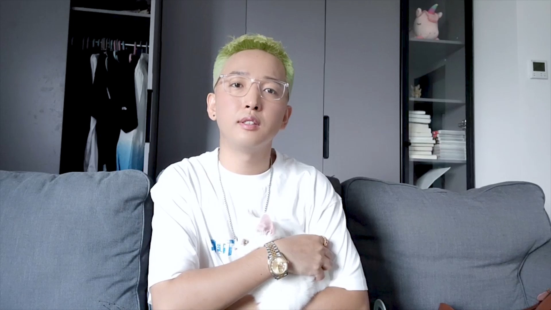 vlog日常#老撕鸡vlog60:租了辆豪车带表弟回农村,500多一天有点小贵!