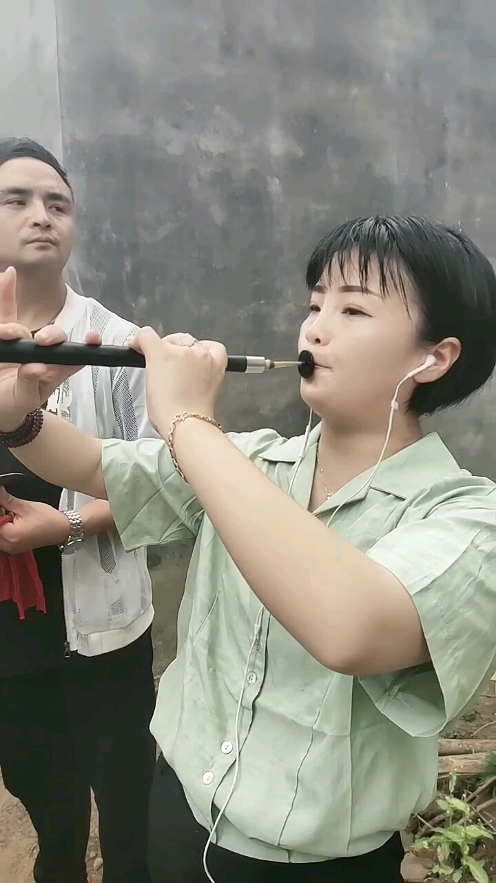 段莎莎不愧是豫东年轻的女唢呐王