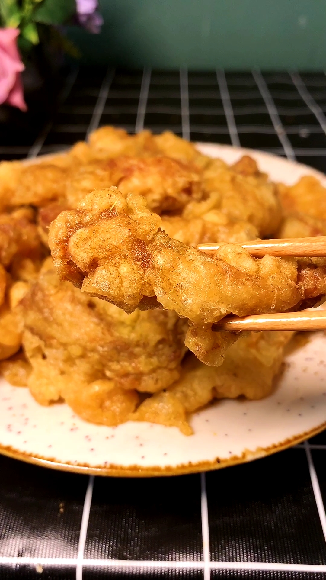 自制家庭美食#超简单解馋的椒盐小酥肉来啦!一盘不够吃.