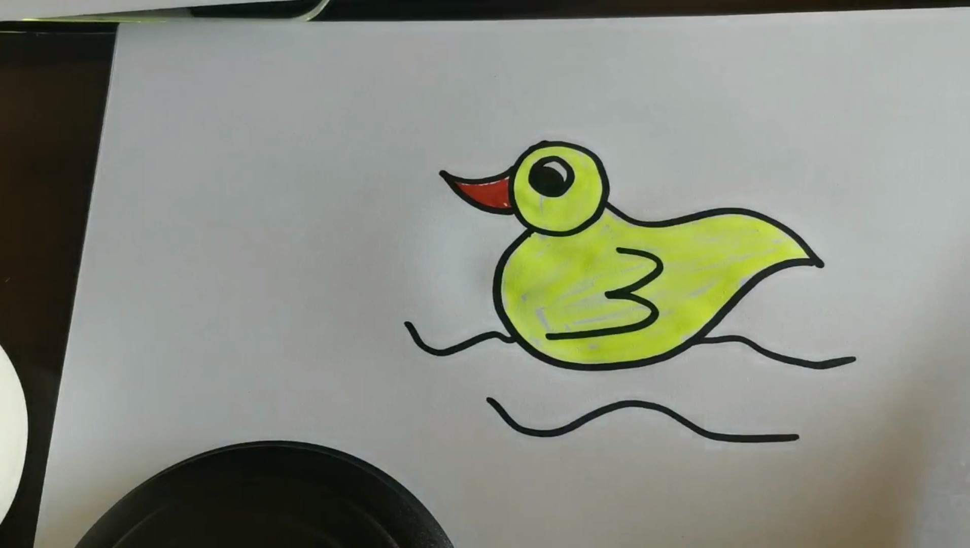 简单教大家画一只可爱的小鸭子一起来画画吧