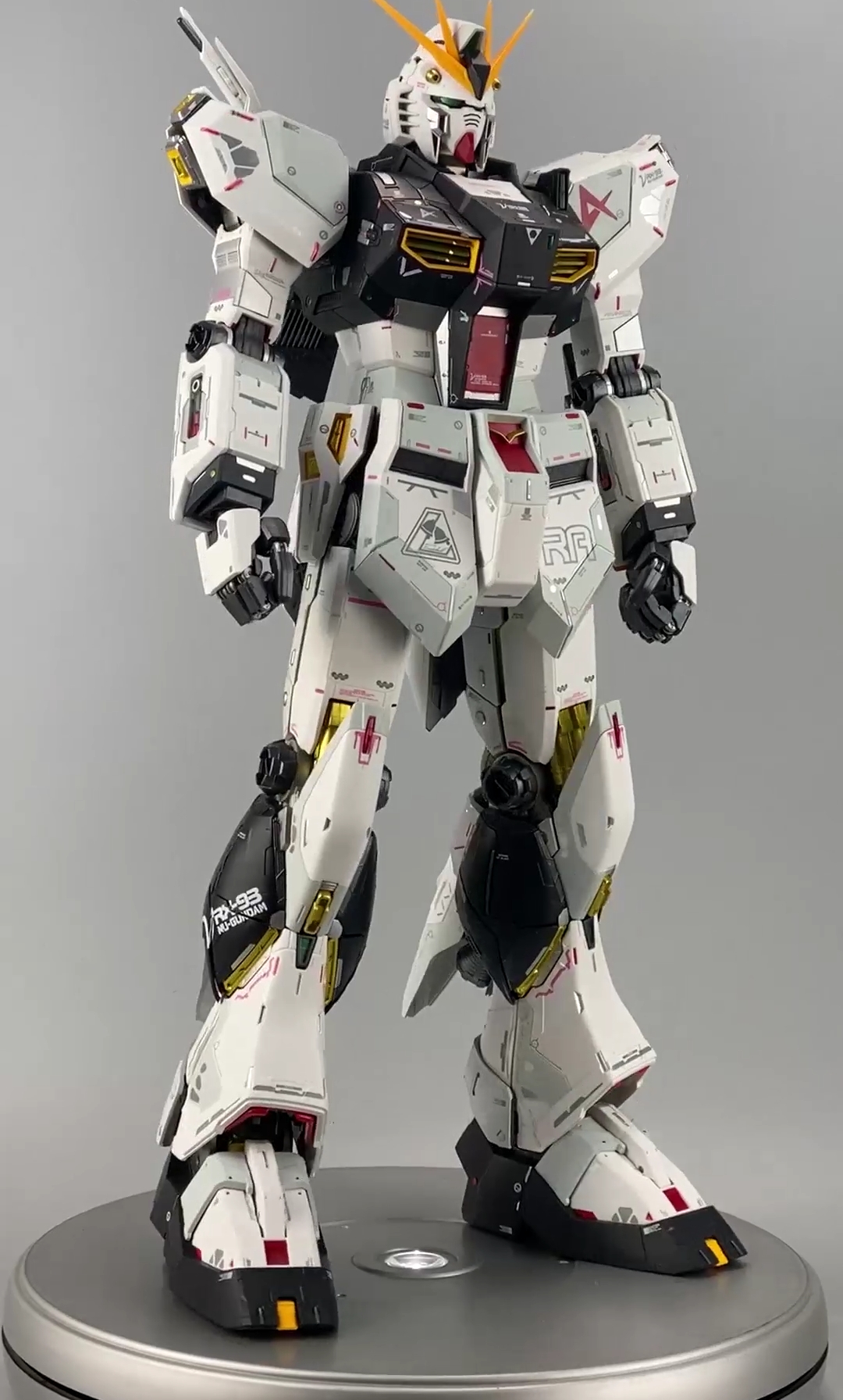 开箱10万日元的解体匠机牛高达,万代最高级别的合金高达成品了解下?