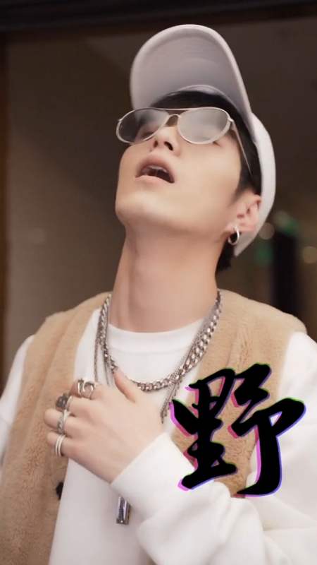 扫码下载度小视 发个视频 让别人知道 i你的子笺子凛 15.3万粉丝