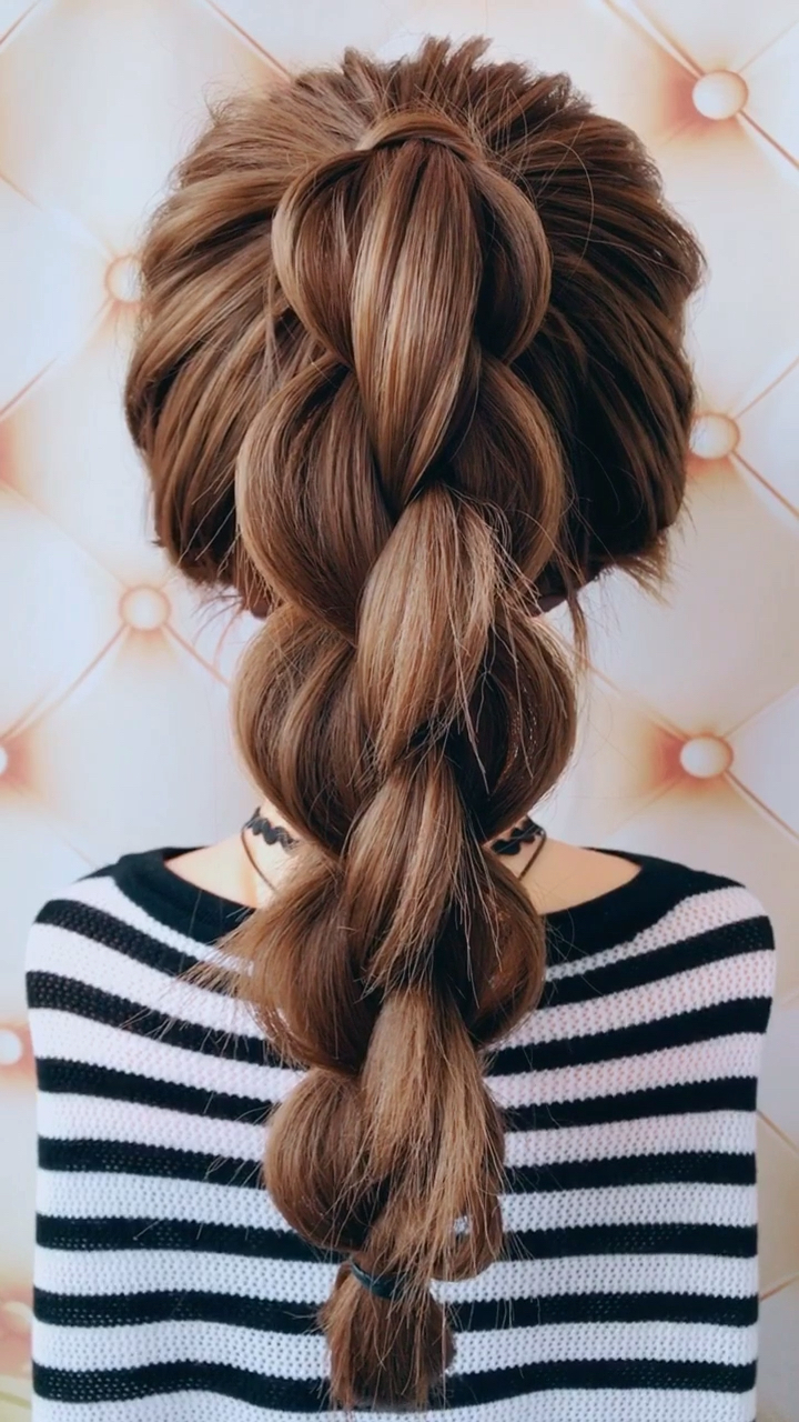 超有立体感的四股辫,喜欢的宝宝帮娜姐点点谢谢你的支持