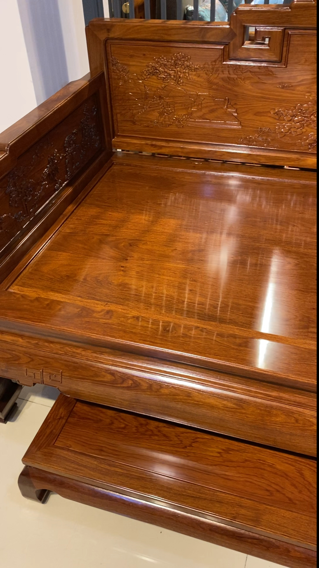 红木家具#刺猬紫檀三水罗汉床,纹路清晰生漆工艺