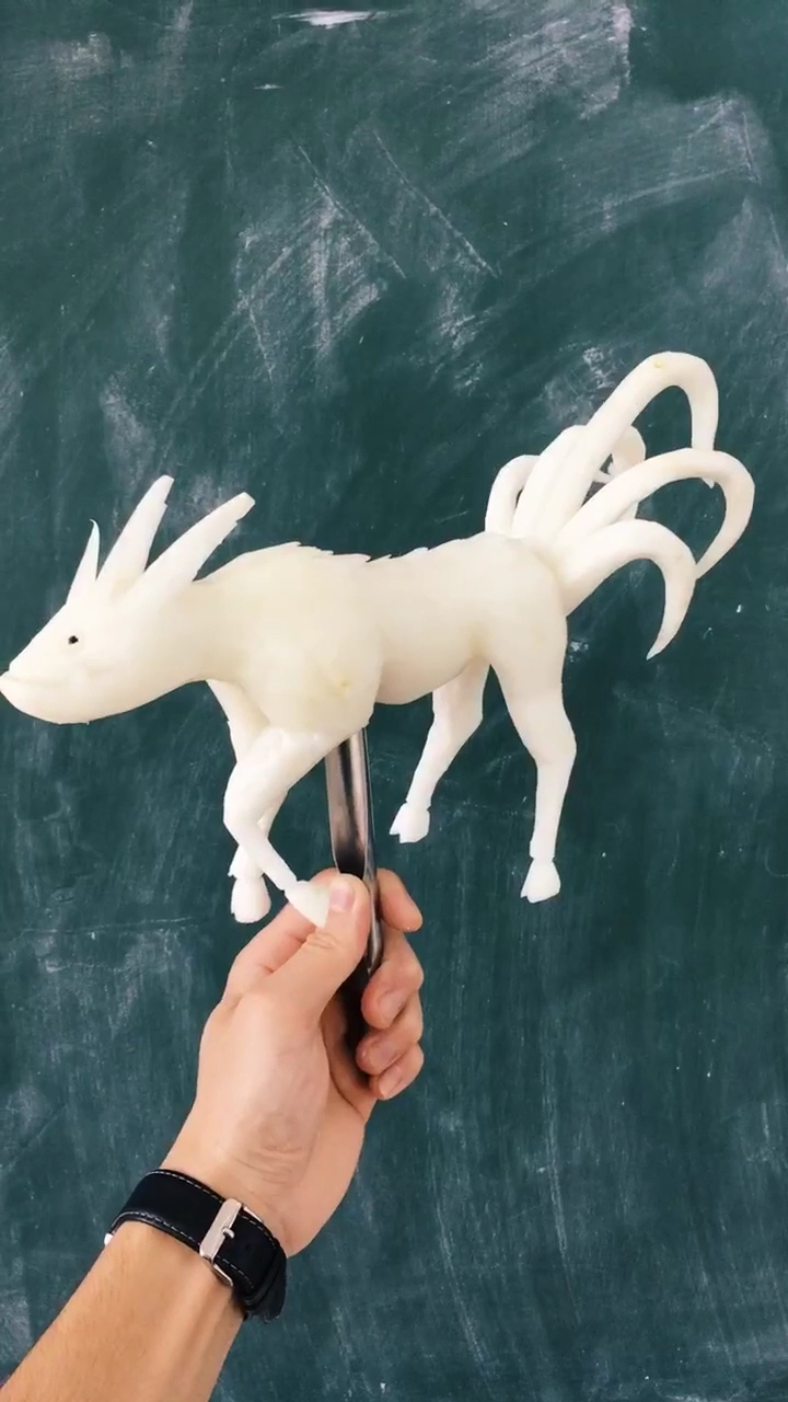 白萝卜雕刻火影忍者五尾穆王