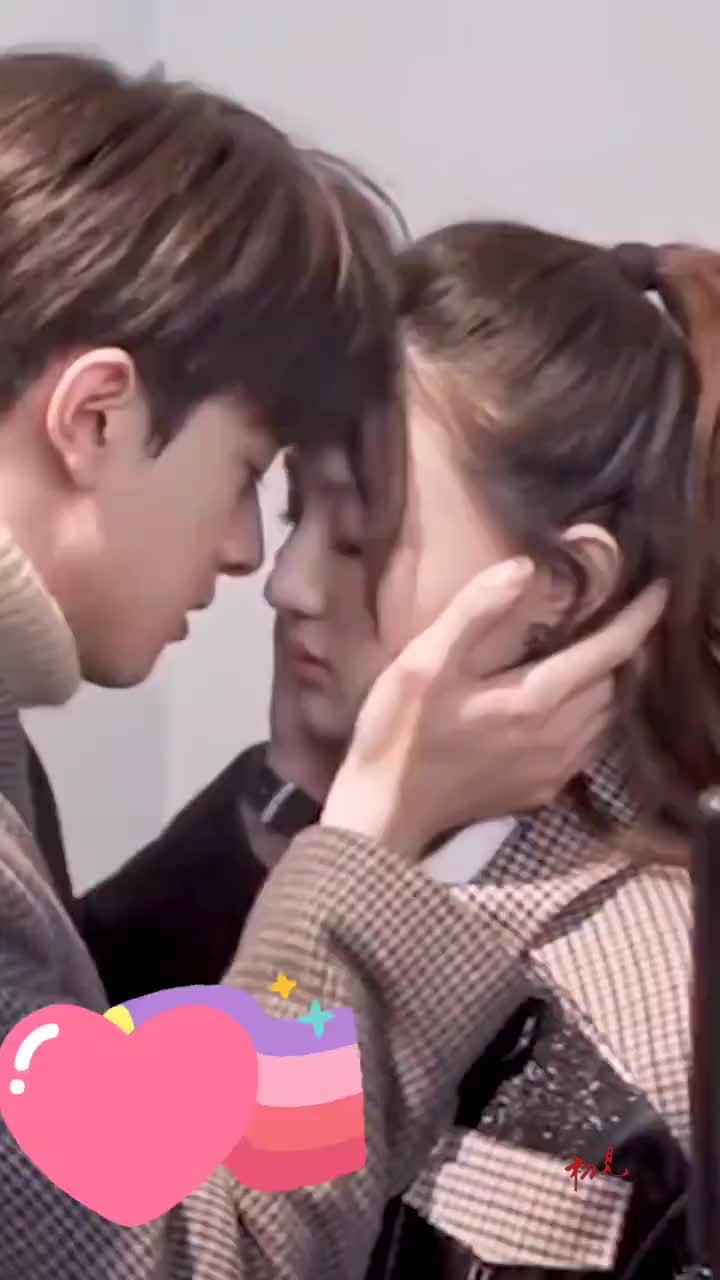 这场很深情的吻戏,徐璐和林一正在投入中