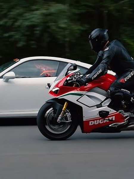 小时候的梦想慢慢去实现 高清 杜卡迪v4 911turbos-全民小视频