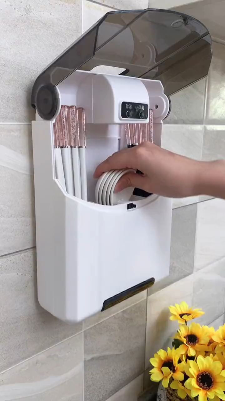 筷子潮湿容易滋生细菌,来试试这款自带除湿消毒的筷子筒,使用方便还不