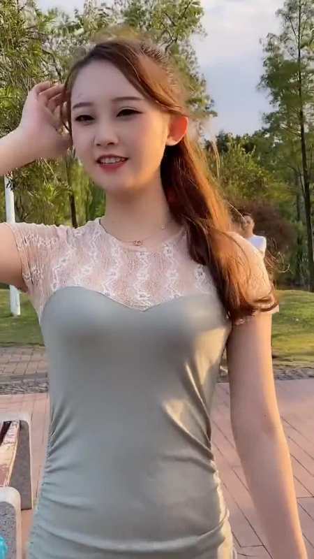 美丽姑娘的名字不叫玛拉哈哈,叫鸭鸭才对嘻嘻