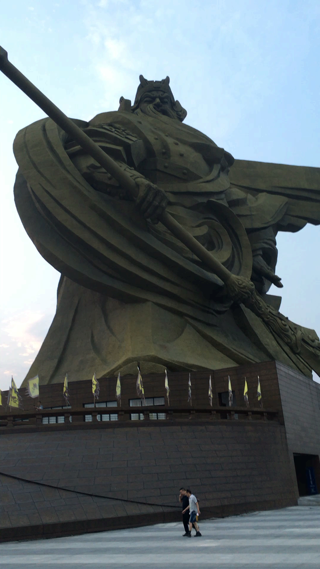 古城荆州世界最大关公像.