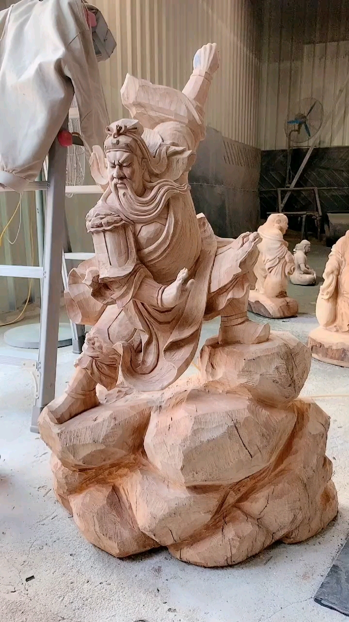 关公踏龙战长虹