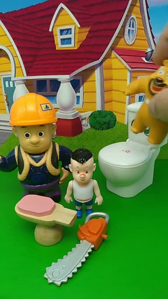 光头强用木头制作的马桶