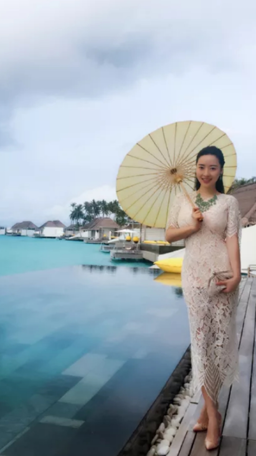 夏日美少女#因刘强东走红, 穿典雅连衣裙美到犯规的蒋聘婷,网友直呼