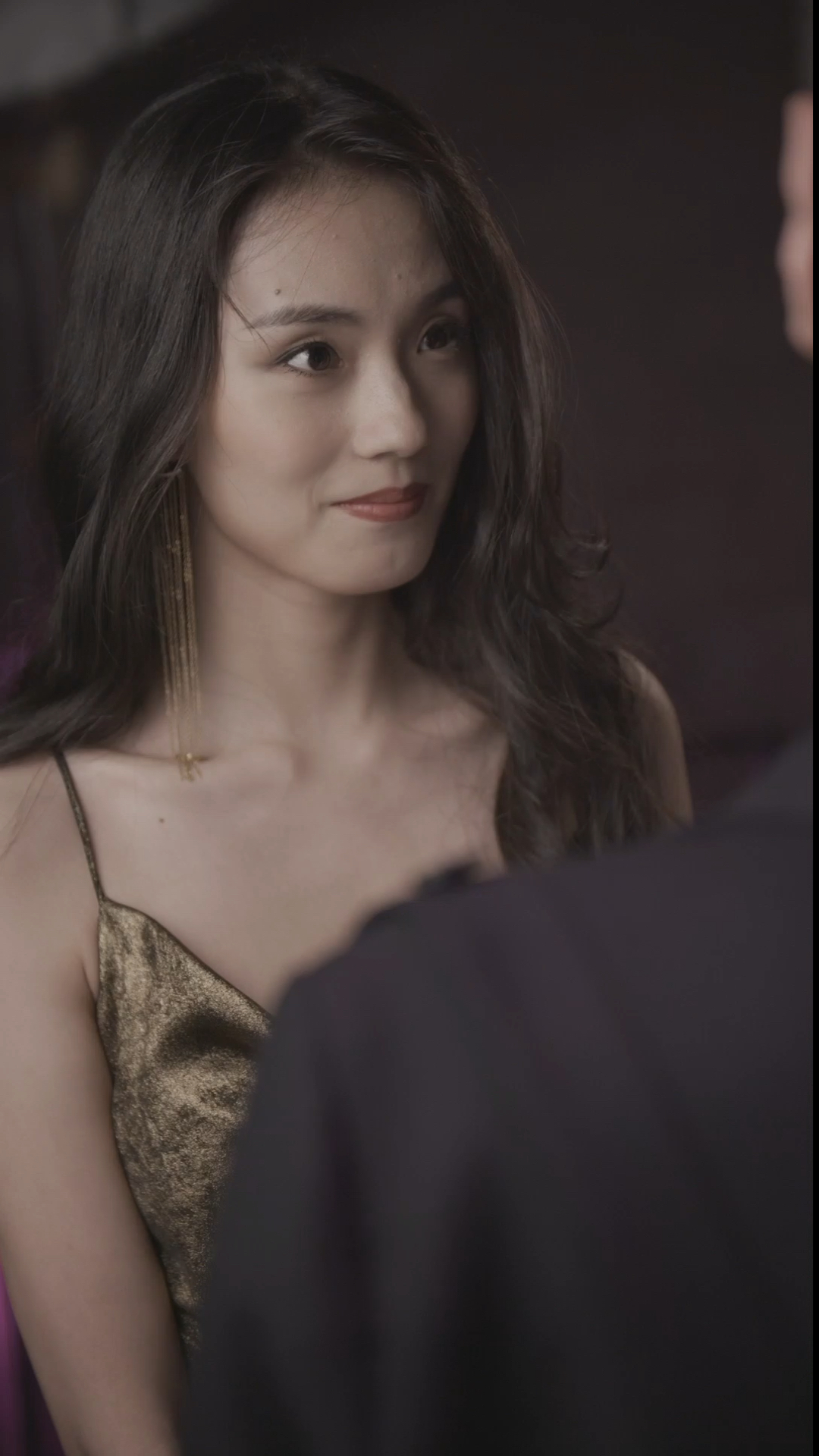 我的微信连三界#前方高能!性感美女挑逗前男友,这一幕也太撩了吧!