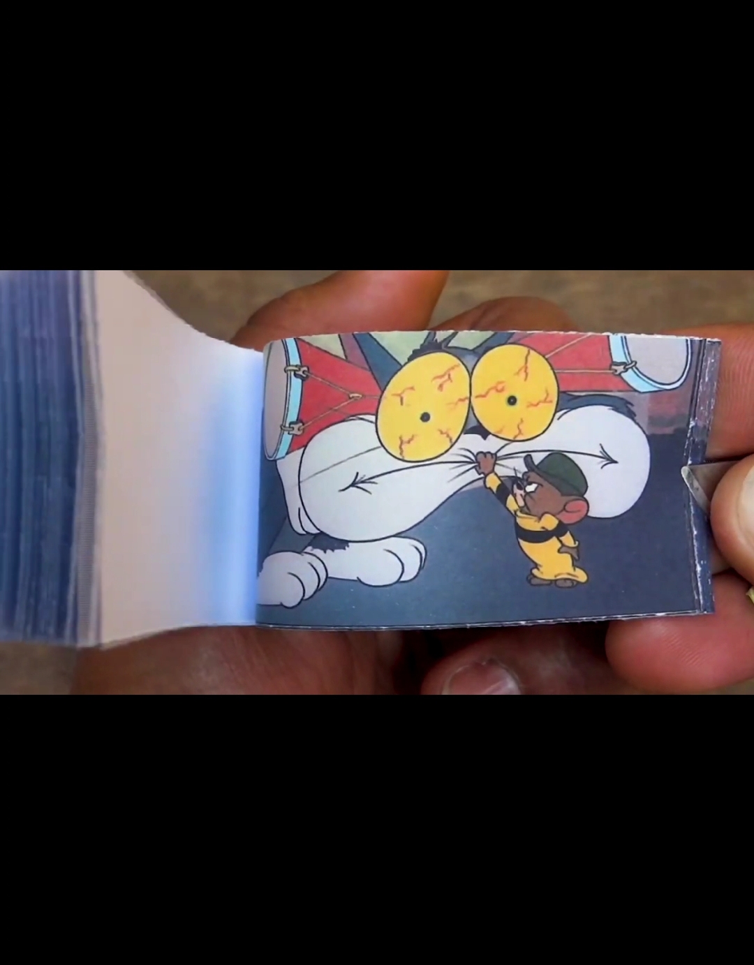 这是高手#《猫和老鼠》导演吉恩·戴奇去世,制作一本手翻书回忆经典