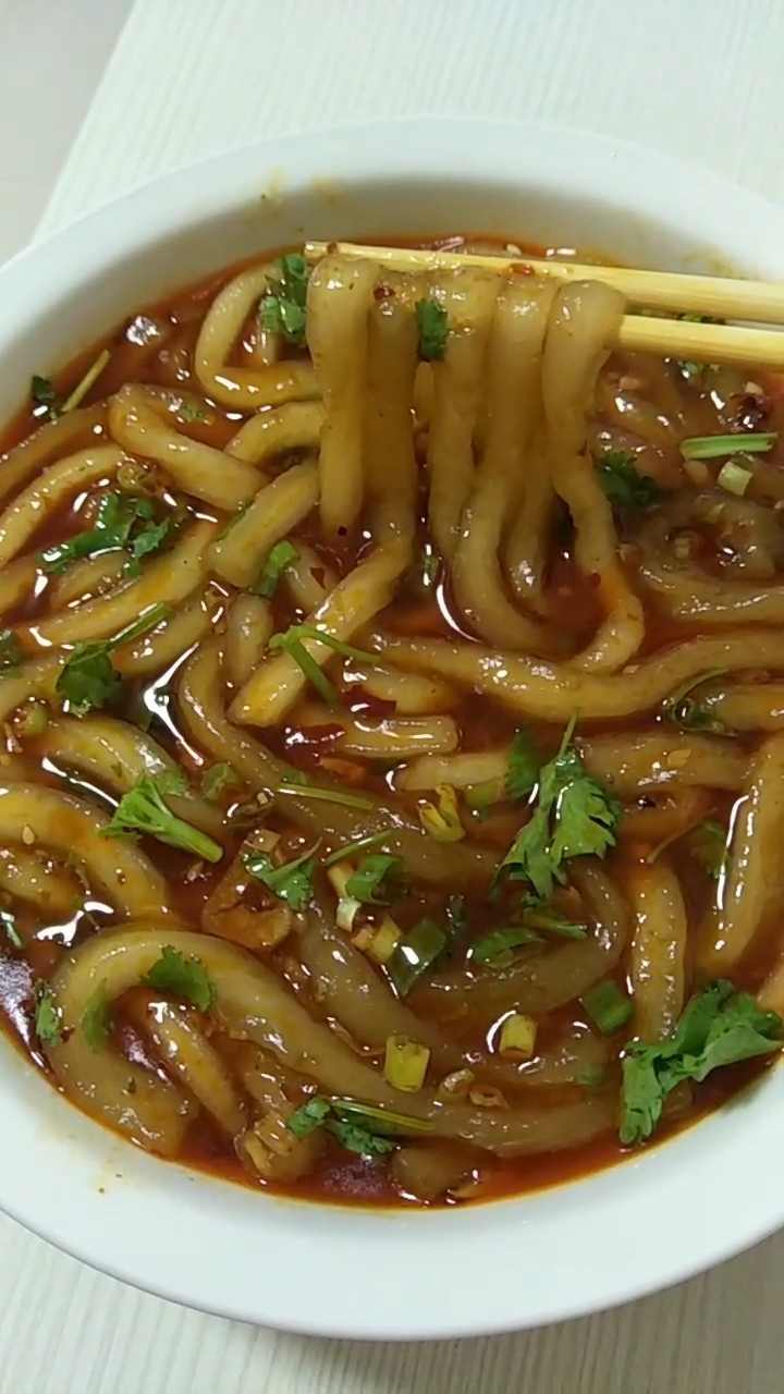 万圣来袭#教你做香辣土豆粉,前面视频有制作土豆粉的过程