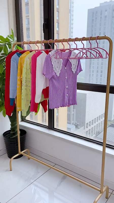 这个无痕衣架质量真心好,晾衣服不鼓包,把家里的衣架都换啦!