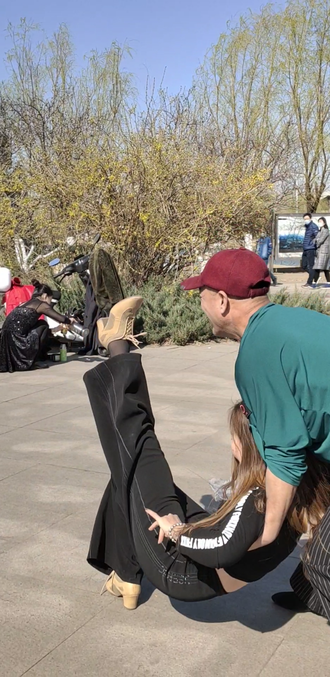 隔离病毒不隔离爱#美女小心脚别踢着帅哥鼻子