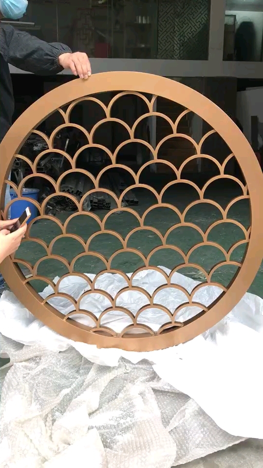 我的私藏景点#不锈钢哑光圆形半圆花玫瑰金工艺隔断屏风背景墙