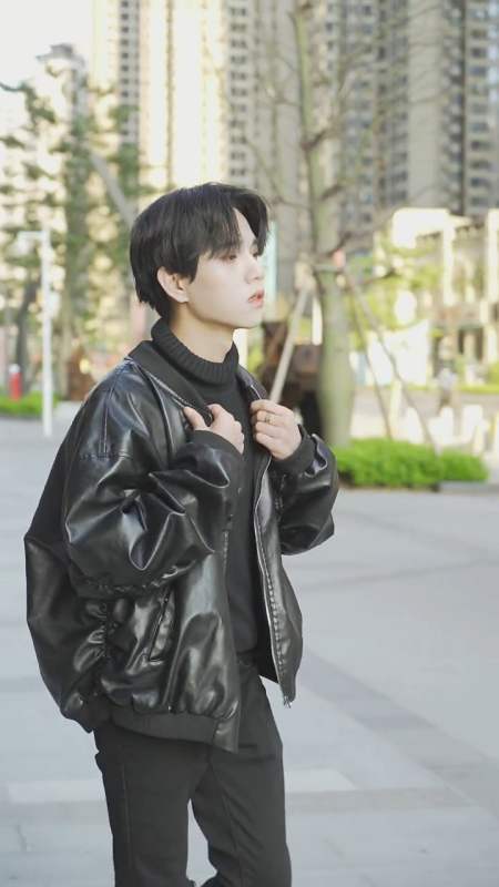 扫码下载度小视 发个视频 让别人知道 志鸿白马小志 24.