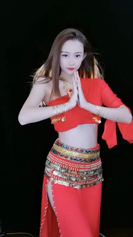 今天换个装扮小花花哩轰小号-全民小视频