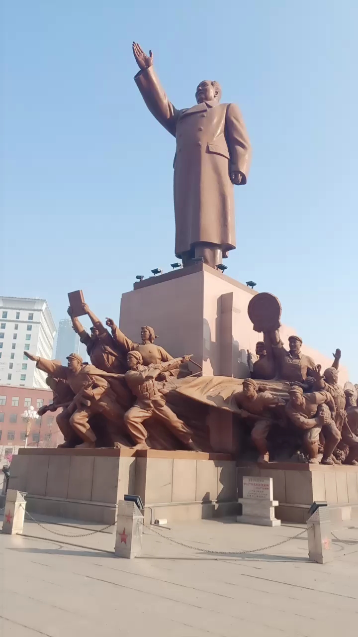 沈阳中山广场雕塑图片