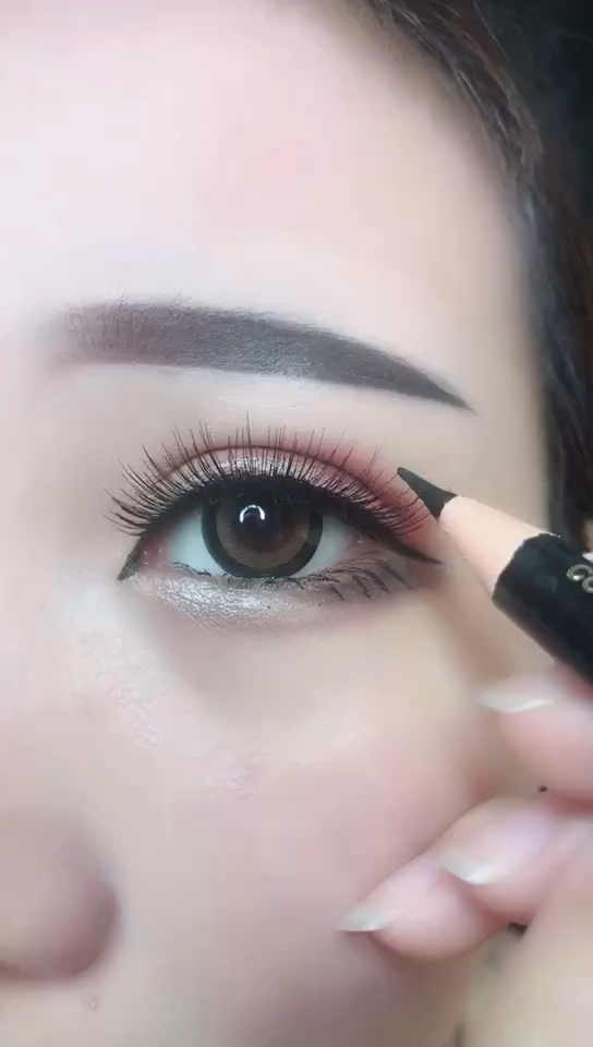 画个双眼皮,眼睛看起来又大又好看