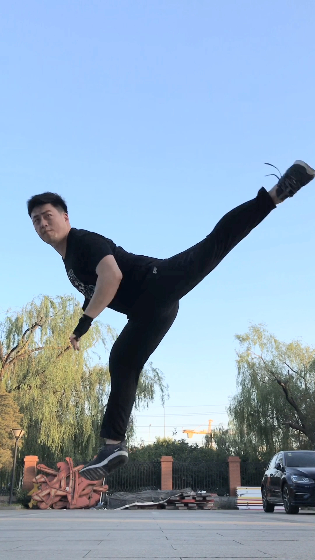 17秒学会腾空转身踢