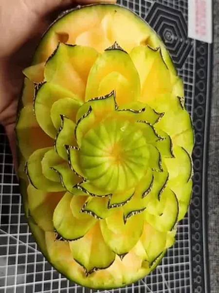 哈密瓜还能这样玩食品雕刻 创意水果拼盘 水果雕刻 我的生活日记 我的