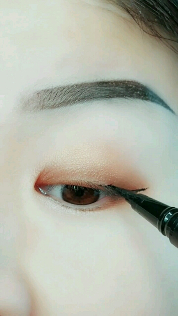 这样画半截眼线,简单好看