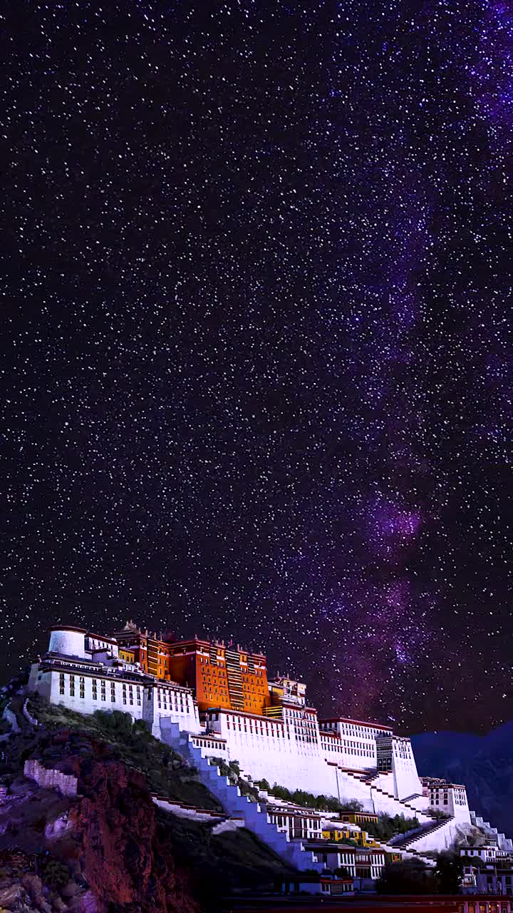 而不缺信仰的地方有人说一次是把心丢在哪一次是心找回来西藏拉萨星空