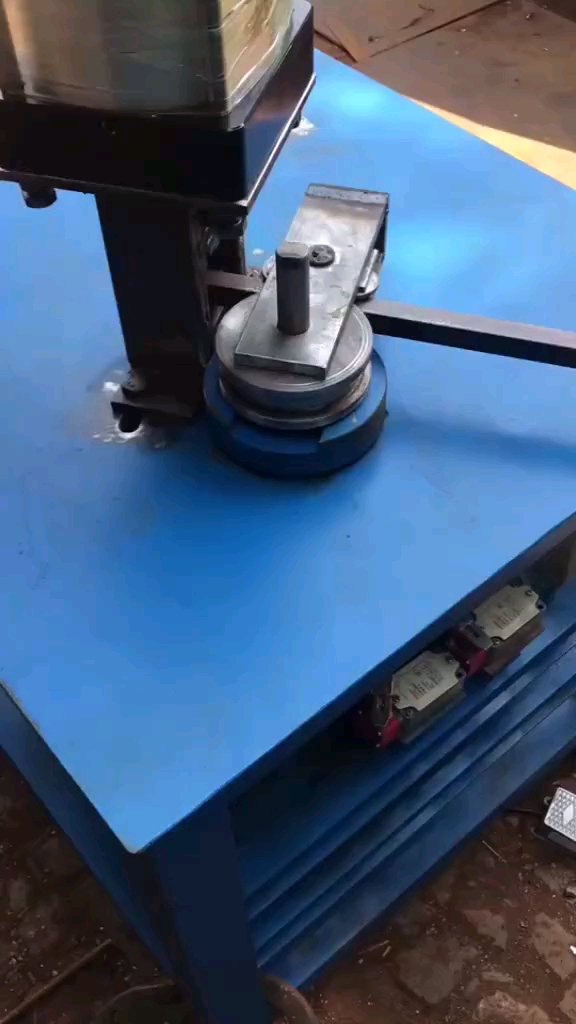 20方管折弯