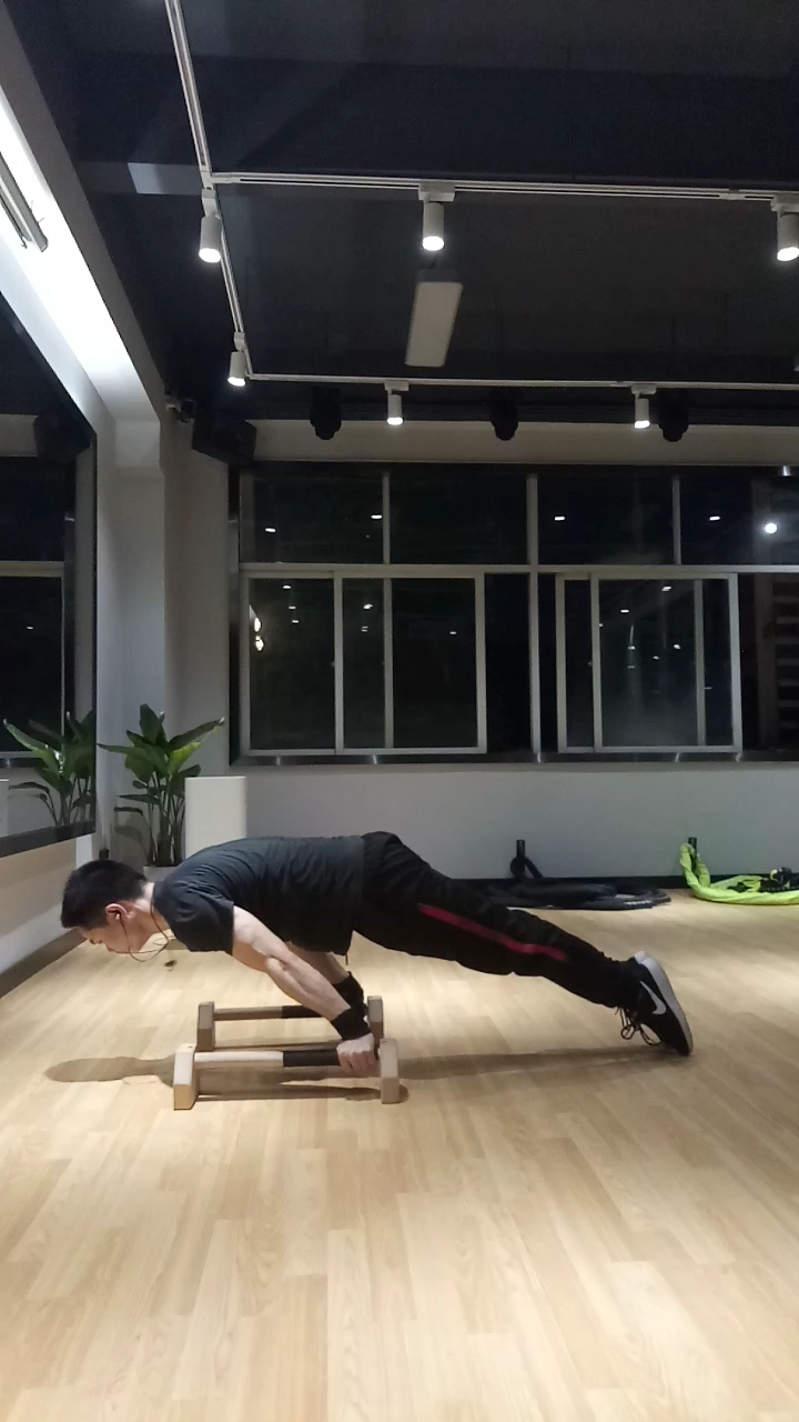 听说90天就能练成俄挺,我也来试一下!今天是第1天