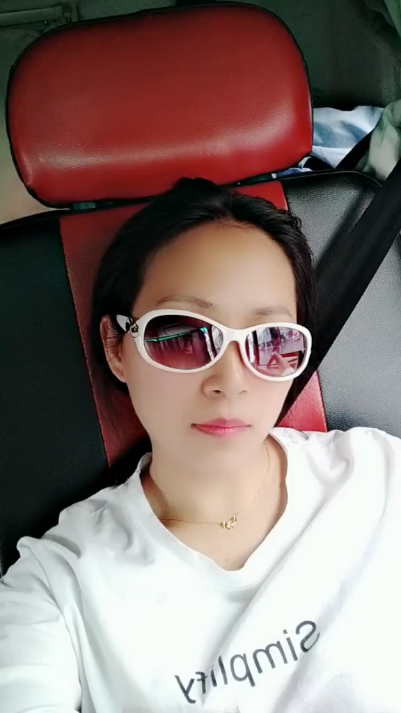 三十六岁的我,没有固定的工作,有华丽的外表没有出众的才华只有一颗