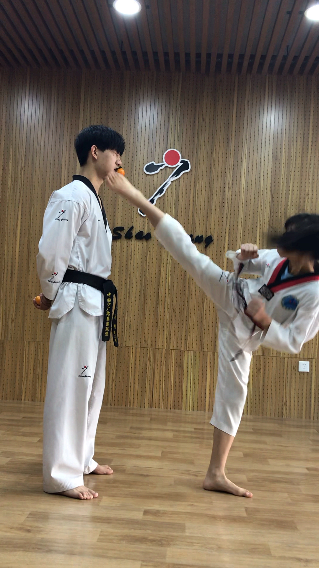 少广跆拳道#这下踢砸了