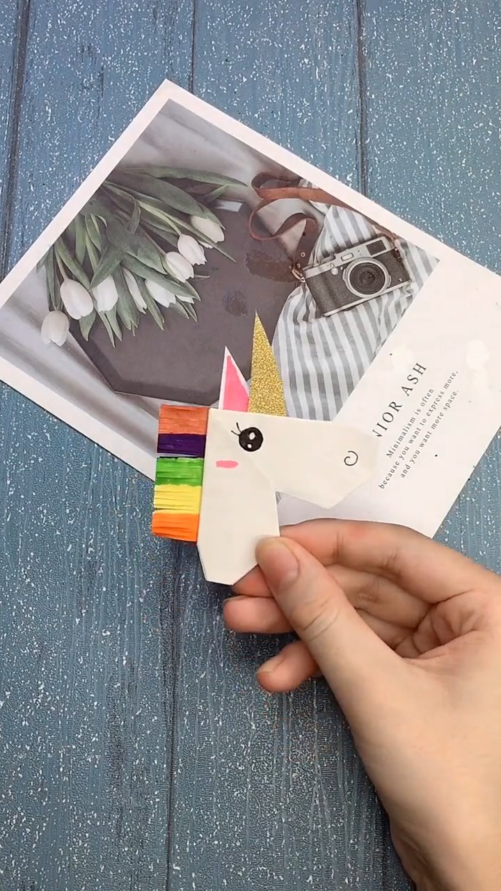 手工制作#几秒教制作一个漂亮的独角兽书签
