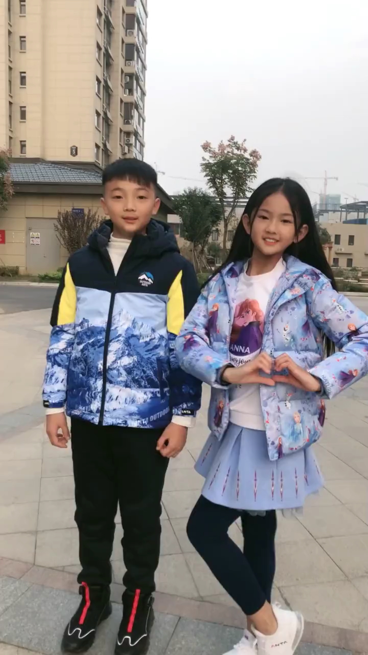 带上全民去旅行#可爱龙凤双胞胎兄妹来了