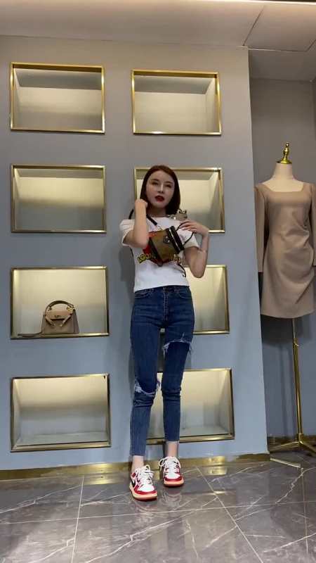 110斤微胖女生这样穿,秒变迷人小妖精