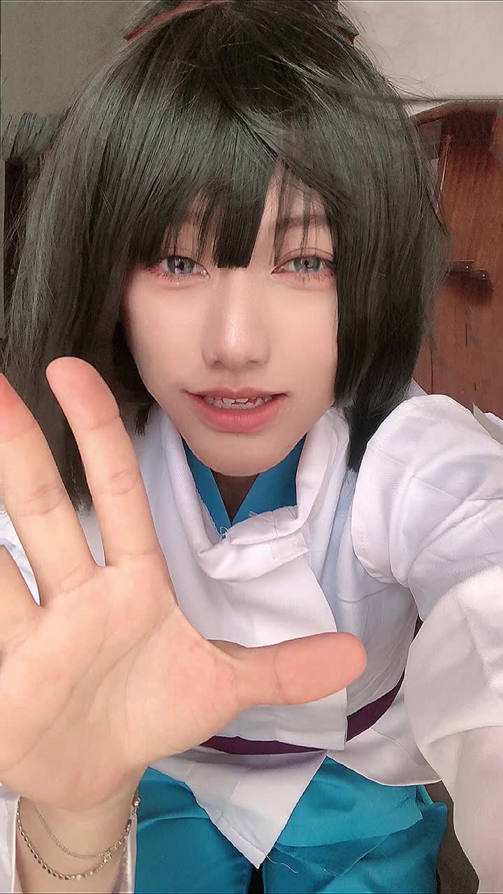 我真正的名字是赈早见琥珀主