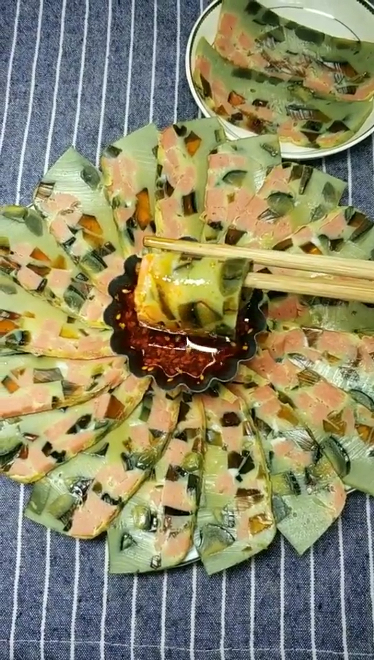 自己做蒸皮蛋三色冻,特美味