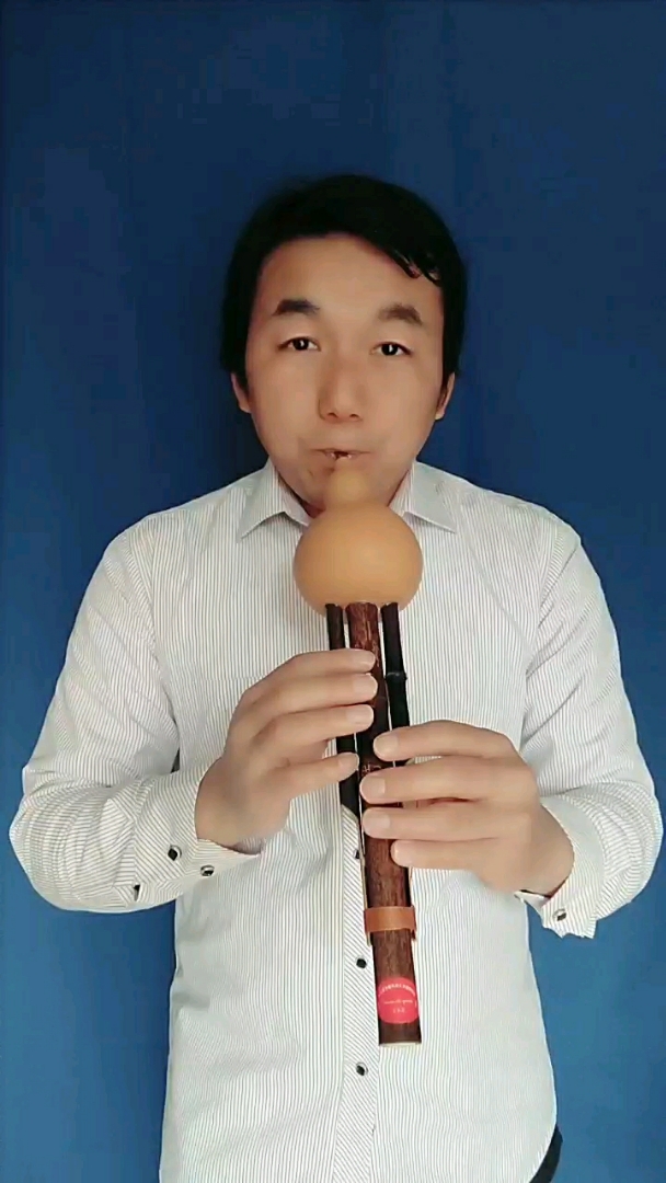 葫芦丝演奏《铁血丹心》,侠骨柔情,感人肺腑-度小视