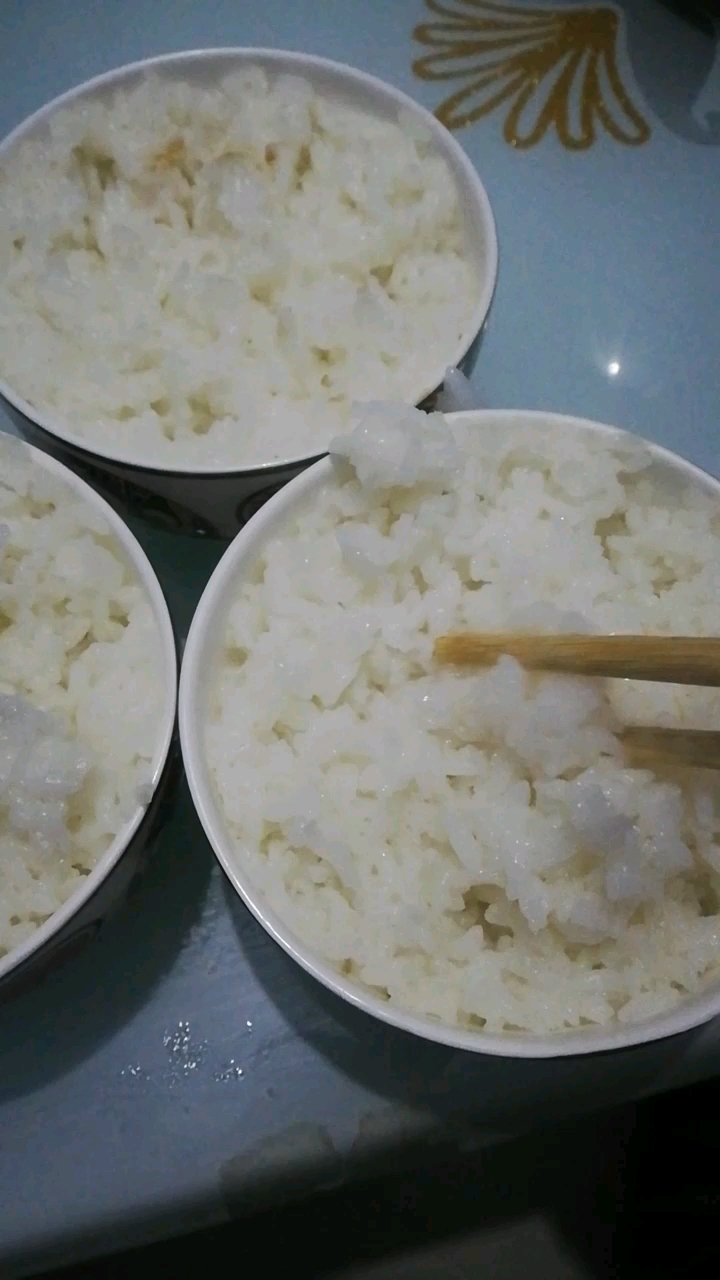 大米饭出锅开始吃!