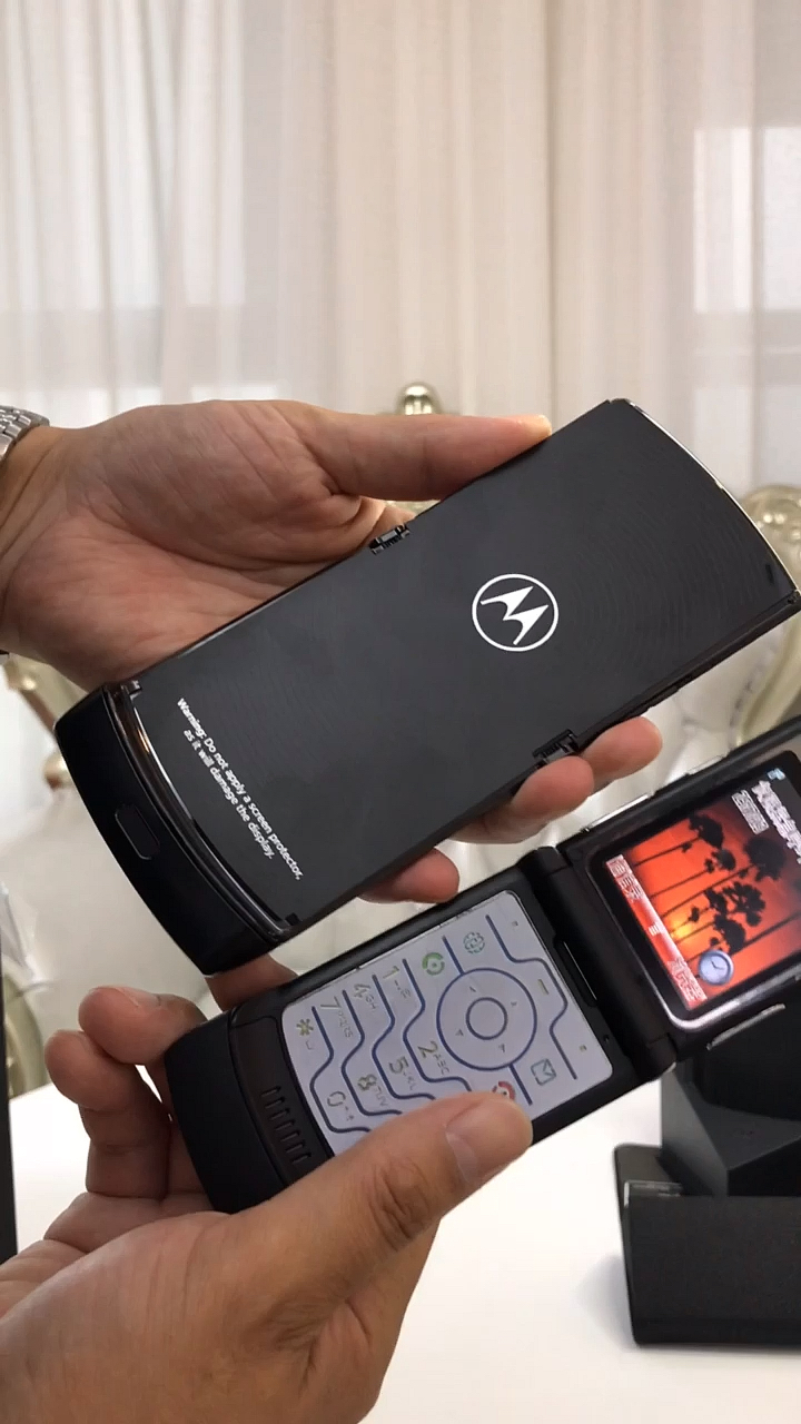 苹果手机#摩托罗拉razr摩托罗拉折叠屏手机摩托罗拉新v3对比三星折叠