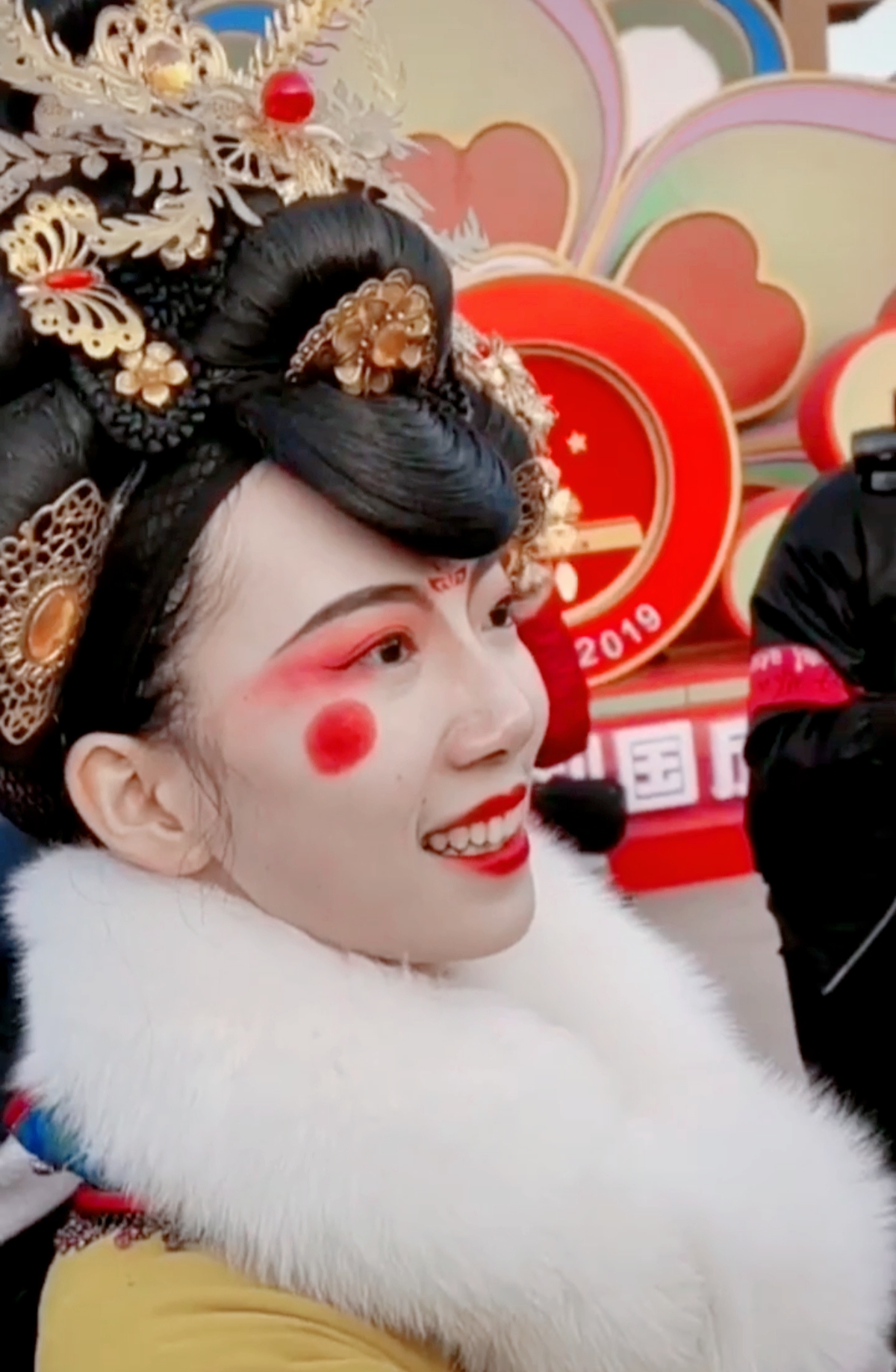 大唐不夜城不倒翁小姐姐#有皮卡晨的地方,一定有四