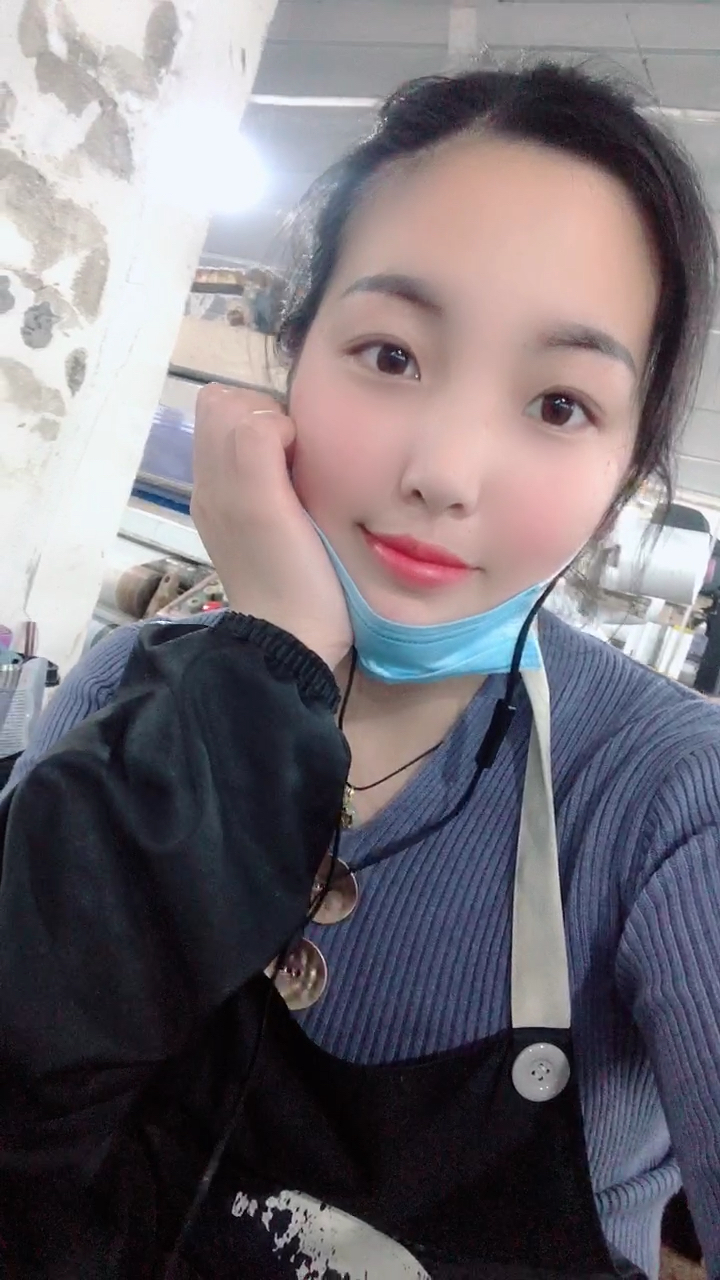 打工妹#94年的小阿姨在南通纺织厂上班,工作12个小时两班倒,生活车间