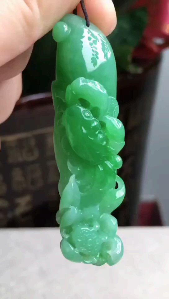 开学季#翡翠 绿色 八方来财 吊坠61.5*15.3*12.2mm20.33g