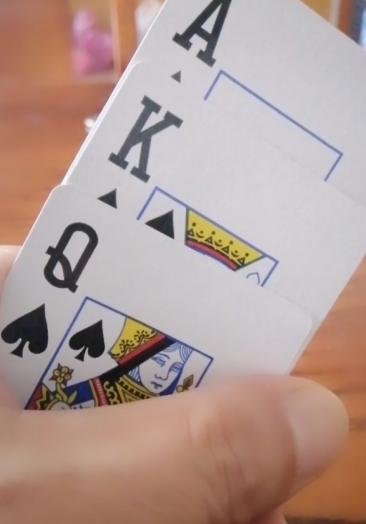 牌王刘老五揭秘非常神奇的牌技手法(现场直接教学)