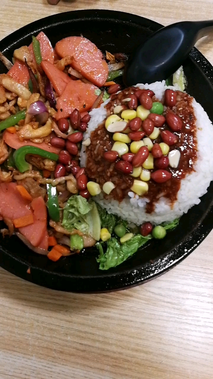 风味火腿板烧饭